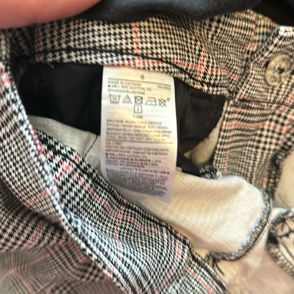 Old Navy Pixie Ankle Pant 6 - Picture 3 of 3
